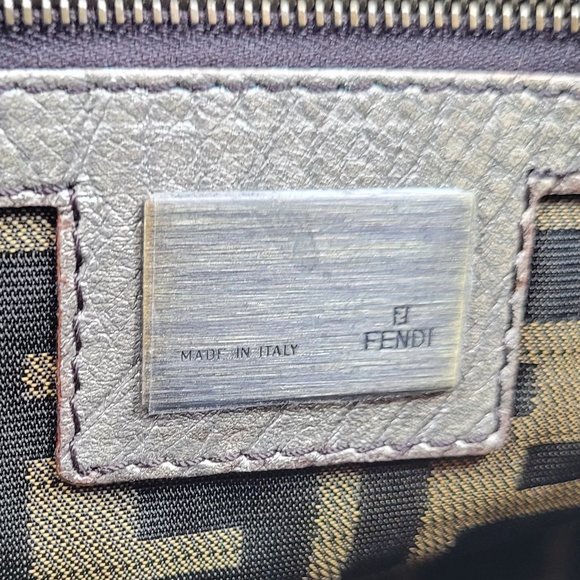 NEW Fendi Silver Metallic Du Jour Ostrich Bag - Picture 12 of 13